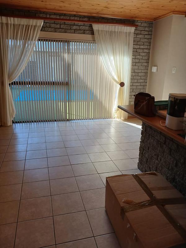 4 Bedroom Property for Sale in Lutzville Western Cape